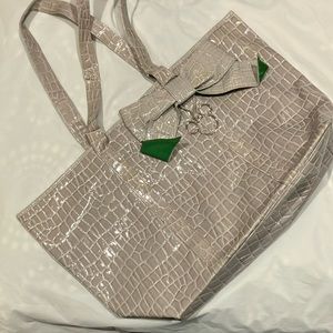 EUC Disneyland Resort gray tote w green Mickey ear lining